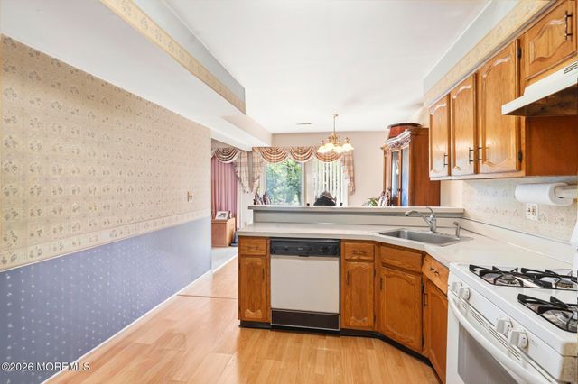 80 Malibu Drive, Eatontown, NJ 07724