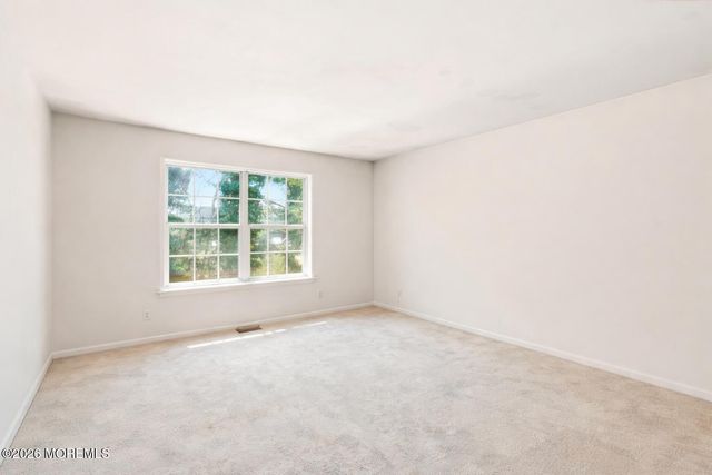 80 Malibu Drive, Eatontown, NJ 07724