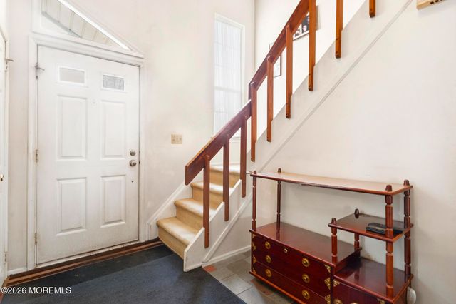 80 Malibu Drive, Eatontown, NJ 07724