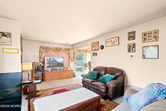80 Malibu Drive, Eatontown, NJ 07724