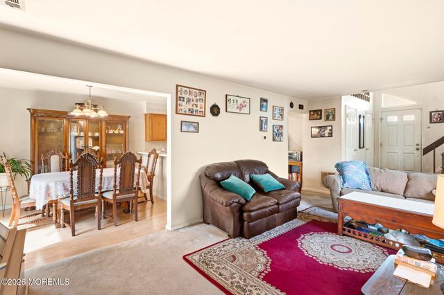 80 Malibu Drive, Eatontown, NJ 07724