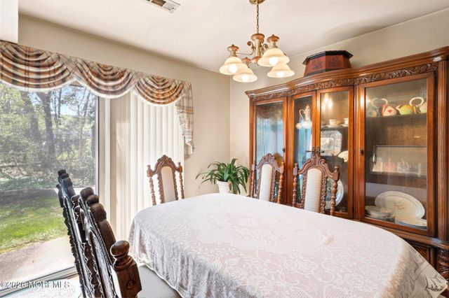 80 Malibu Drive, Eatontown, NJ 07724