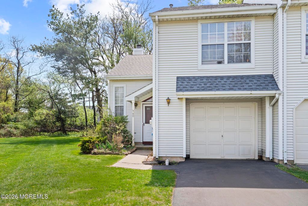 80 Malibu Drive, Eatontown, NJ 07724