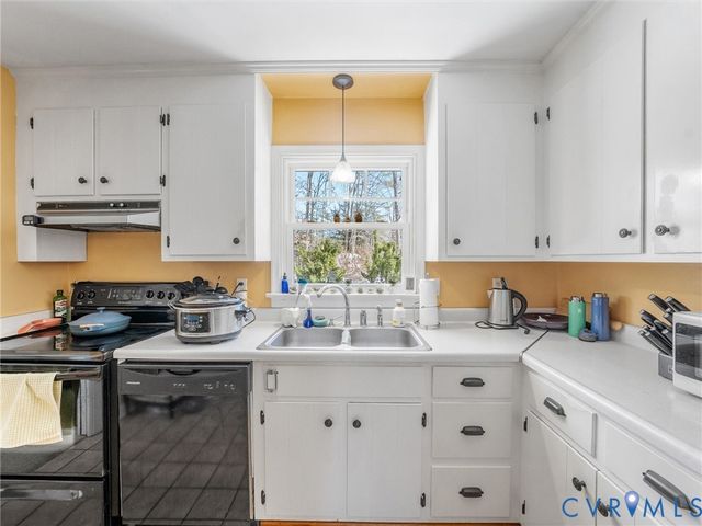 3800 Hunton Ct, Chesterfield, VA 23235