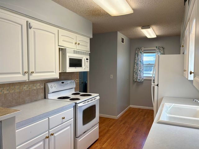 3308 S Custer, Wichita, KS 67217