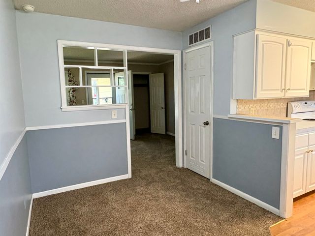 3308 S Custer, Wichita, KS 67217