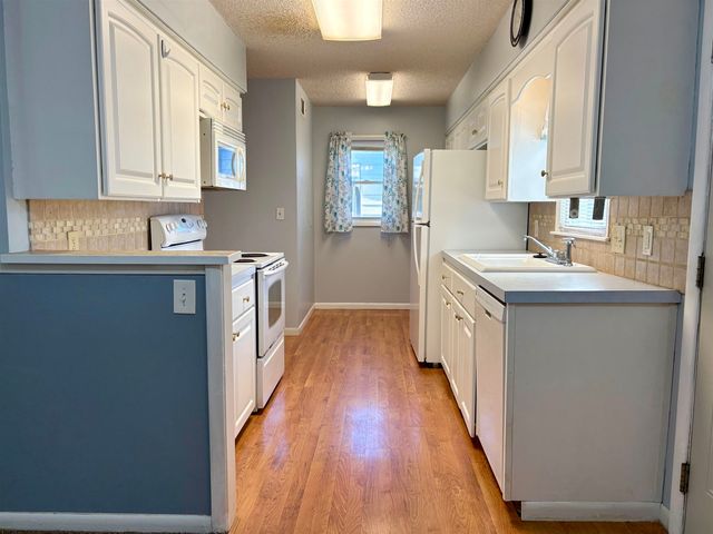 3308 S Custer, Wichita, KS 67217