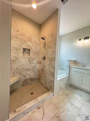 103 Hunt's Landing Drive, Kathleen, GA 31047