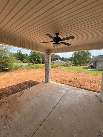 103 Hunt's Landing Drive, Kathleen, GA 31047