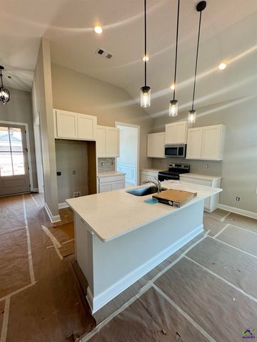 103 Hunt's Landing Drive, Kathleen, GA 31047