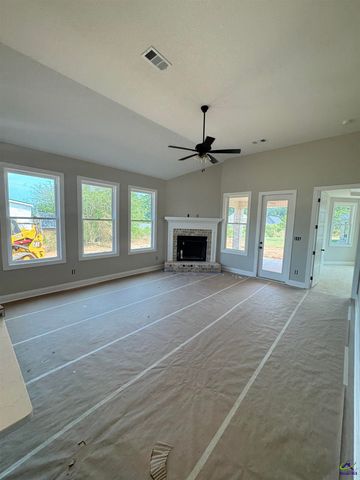 103 Hunt's Landing Drive, Kathleen, GA 31047