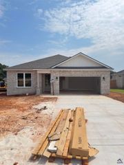 103 Hunt's Landing Drive, Kathleen, GA 31047