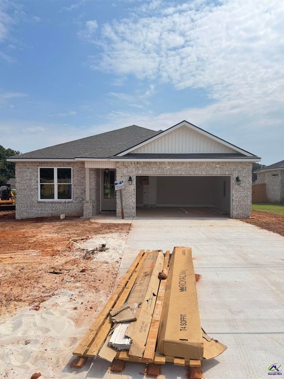 103 Hunt's Landing Drive, Kathleen, GA 31047