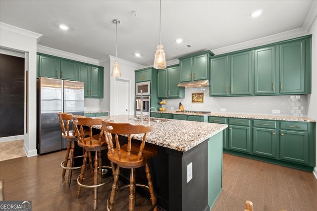 7015 Kempton Court, Flowery Branch, GA 30542