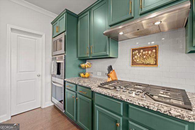 7015 Kempton Court, Flowery Branch, GA 30542
