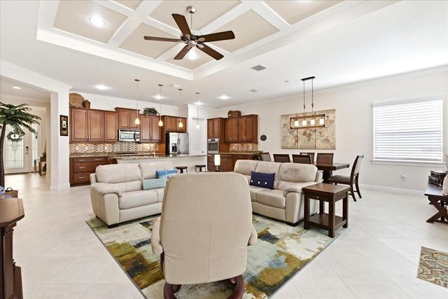 911 VICTORIA HILLS DRIVE S, Deland, FL 32724