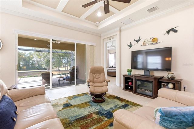 911 VICTORIA HILLS DRIVE S, Deland, FL 32724