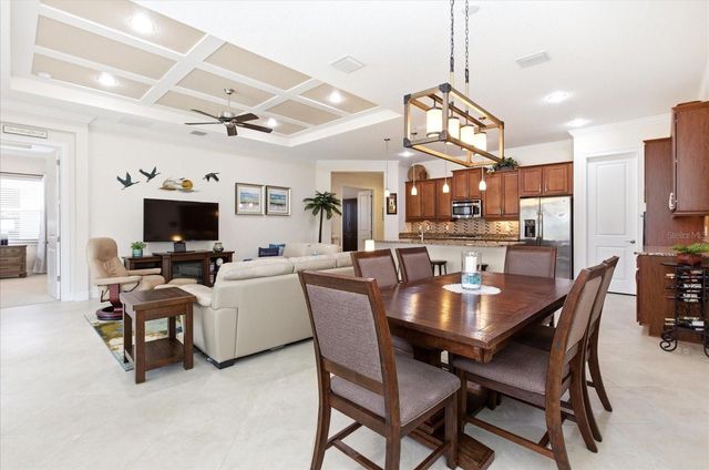 911 VICTORIA HILLS DRIVE S, Deland, FL 32724