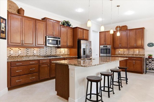 911 VICTORIA HILLS DRIVE S, Deland, FL 32724