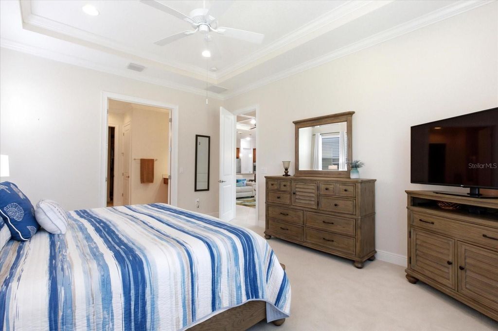 Image 17 of property listing at 911 VICTORIA HILLS DRIVE S, Deland, FL 32724