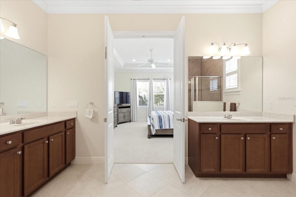 Image 19 of property listing at 911 VICTORIA HILLS DRIVE S, Deland, FL 32724