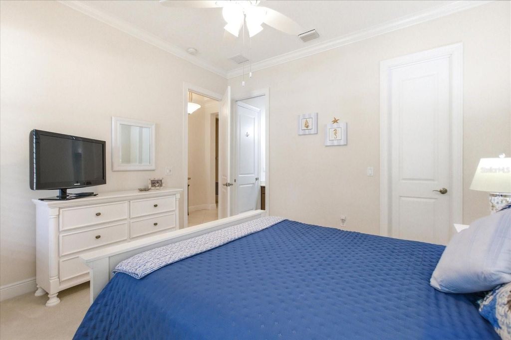 Image 25 of property listing at 911 VICTORIA HILLS DRIVE S, Deland, FL 32724