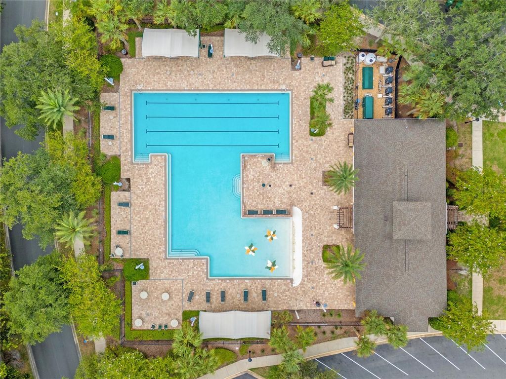 Image 33 of property listing at 911 VICTORIA HILLS DRIVE S, Deland, FL 32724