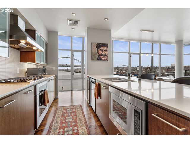 1310 Nw Naito Pkwy 1001, Portland, OR 97209