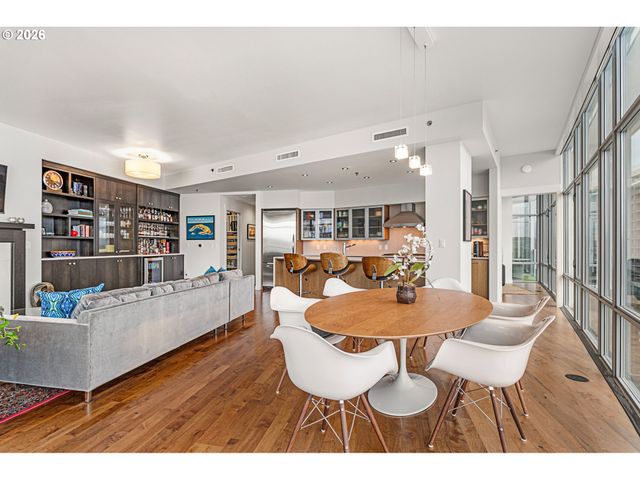 1310 Nw Naito Pkwy 1001, Portland, OR 97209