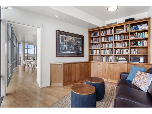 1310 Nw Naito Pkwy 1001, Portland, OR 97209