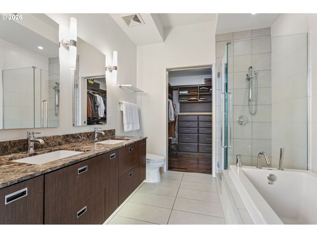 1310 Nw Naito Pkwy 1001, Portland, OR 97209