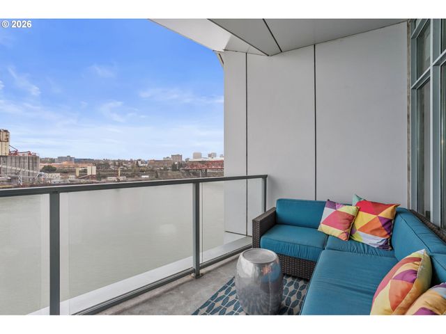 1310 Nw Naito Pkwy 1001, Portland, OR 97209