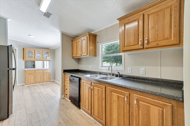 345 Fm 671, Lockhart, TX 78644