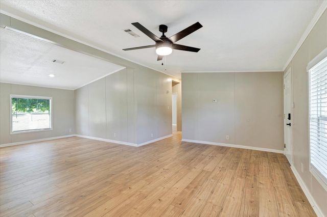345 Fm 671, Lockhart, TX 78644