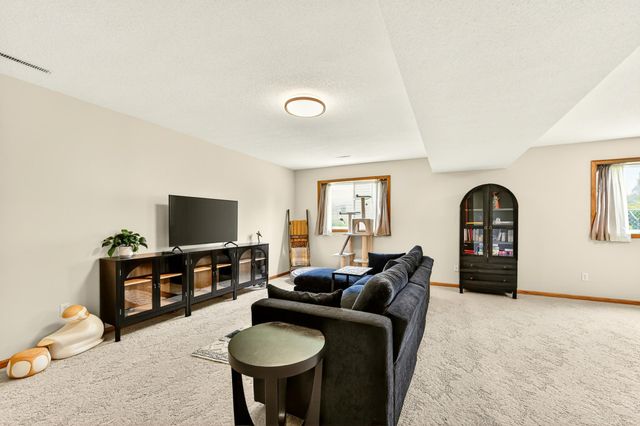 4514 5th Street NW, Rochester, MN 55901