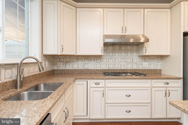 44125 EASTGATE VIEW DR, Chantilly, VA 20152