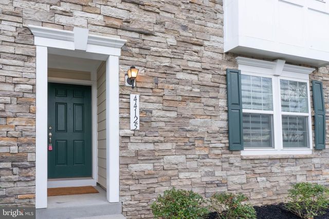 44125 EASTGATE VIEW DR, Chantilly, VA 20152