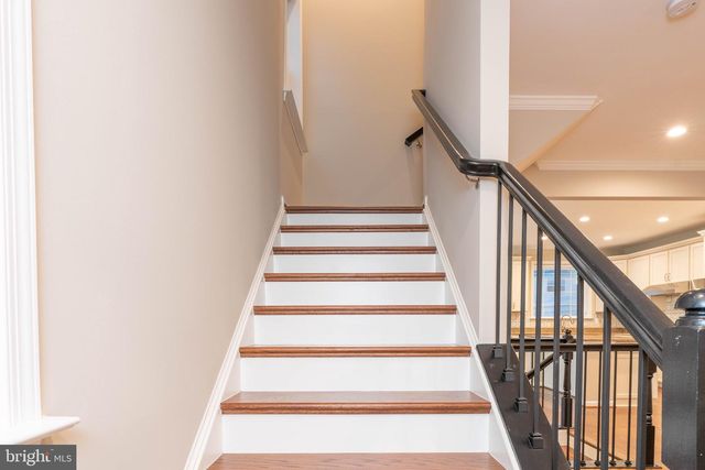 44125 EASTGATE VIEW DR, Chantilly, VA 20152