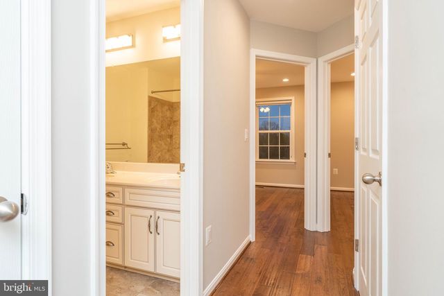 44125 EASTGATE VIEW DR, Chantilly, VA 20152