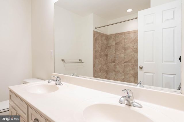 44125 EASTGATE VIEW DR, Chantilly, VA 20152