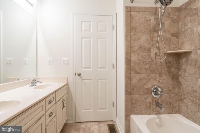 44125 EASTGATE VIEW DR, Chantilly, VA 20152