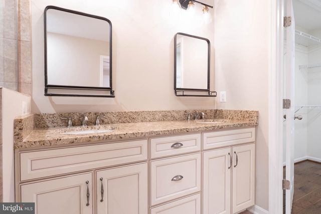 44125 EASTGATE VIEW DR, Chantilly, VA 20152