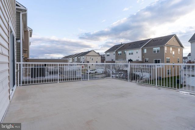 44125 EASTGATE VIEW DR, Chantilly, VA 20152