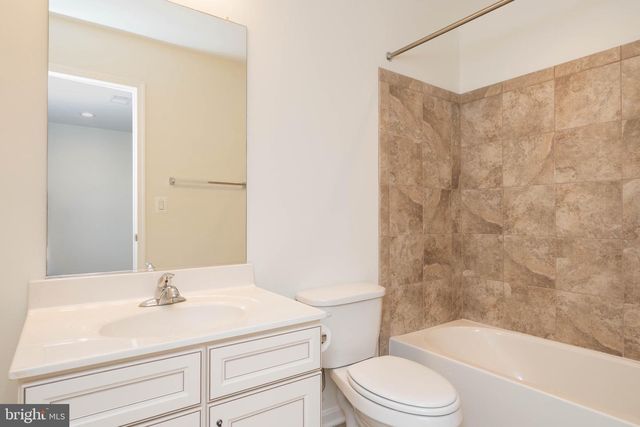 44125 EASTGATE VIEW DR, Chantilly, VA 20152
