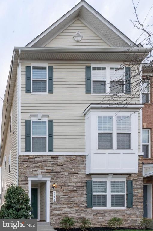 44125 EASTGATE VIEW DR, Chantilly, VA 20152
