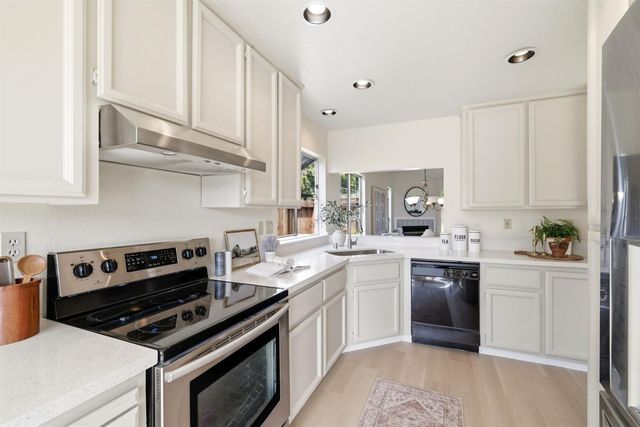 5611 Bolton Way, Rocklin, CA 95677