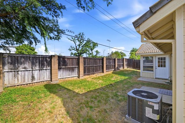 5611 Bolton Way, Rocklin, CA 95677