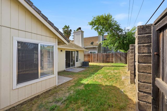 5611 Bolton Way, Rocklin, CA 95677