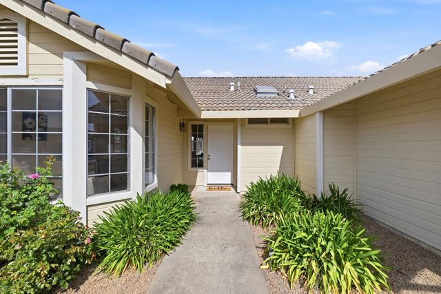 5611 Bolton Way, Rocklin, CA 95677