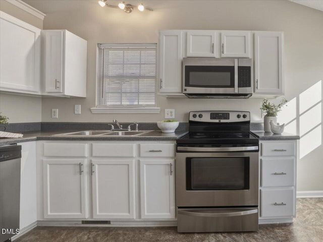 325 Wolfbridge Road, Holly Springs, NC 27540